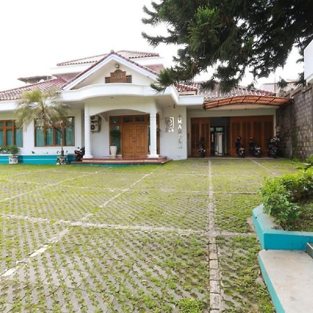 Reddoorz Syariah Near Alun Alun Magelang Bayeman Hotel Exterior photo