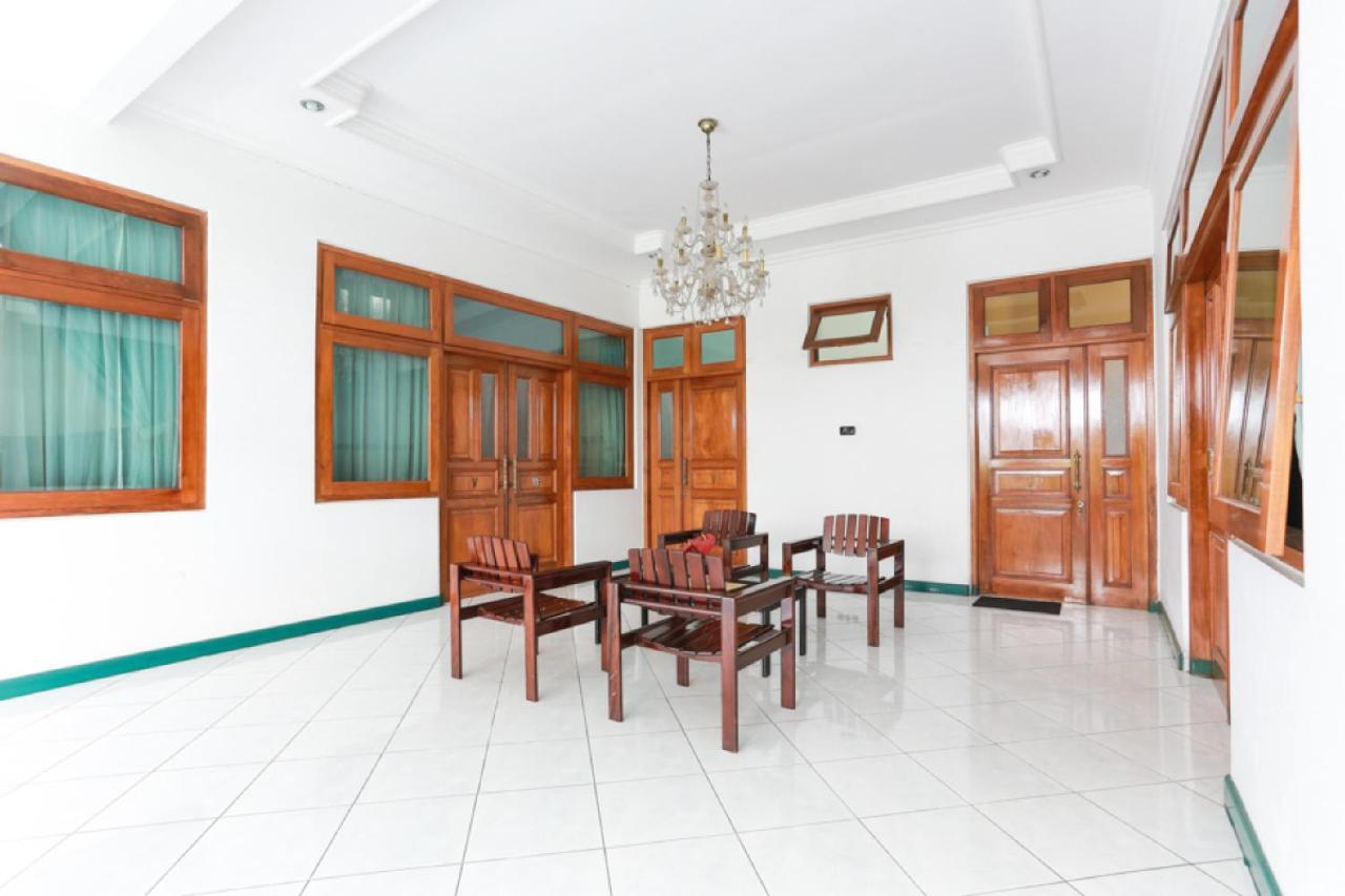 Reddoorz Syariah Near Alun Alun Magelang Bayeman Hotel Exterior photo