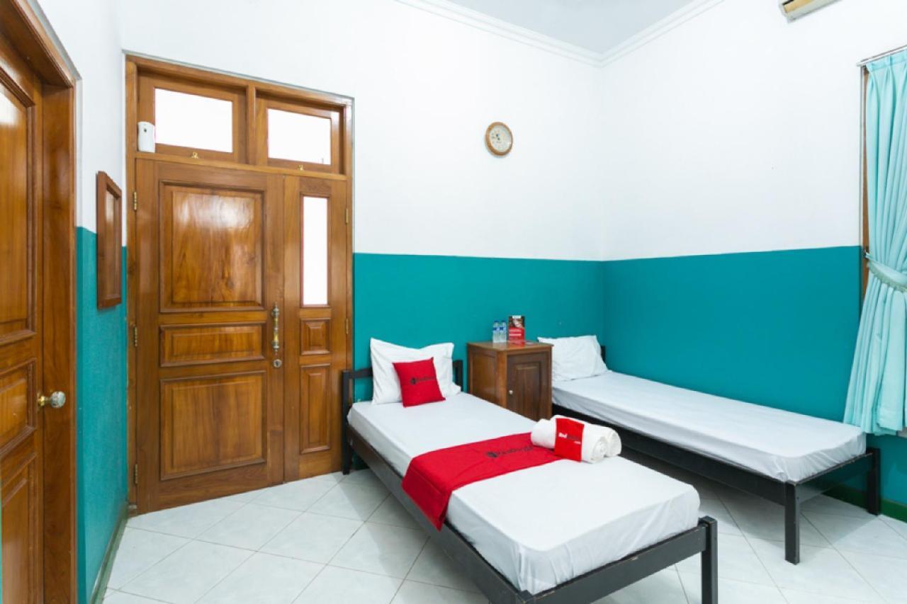Reddoorz Syariah Near Alun Alun Magelang Bayeman Hotel Exterior photo