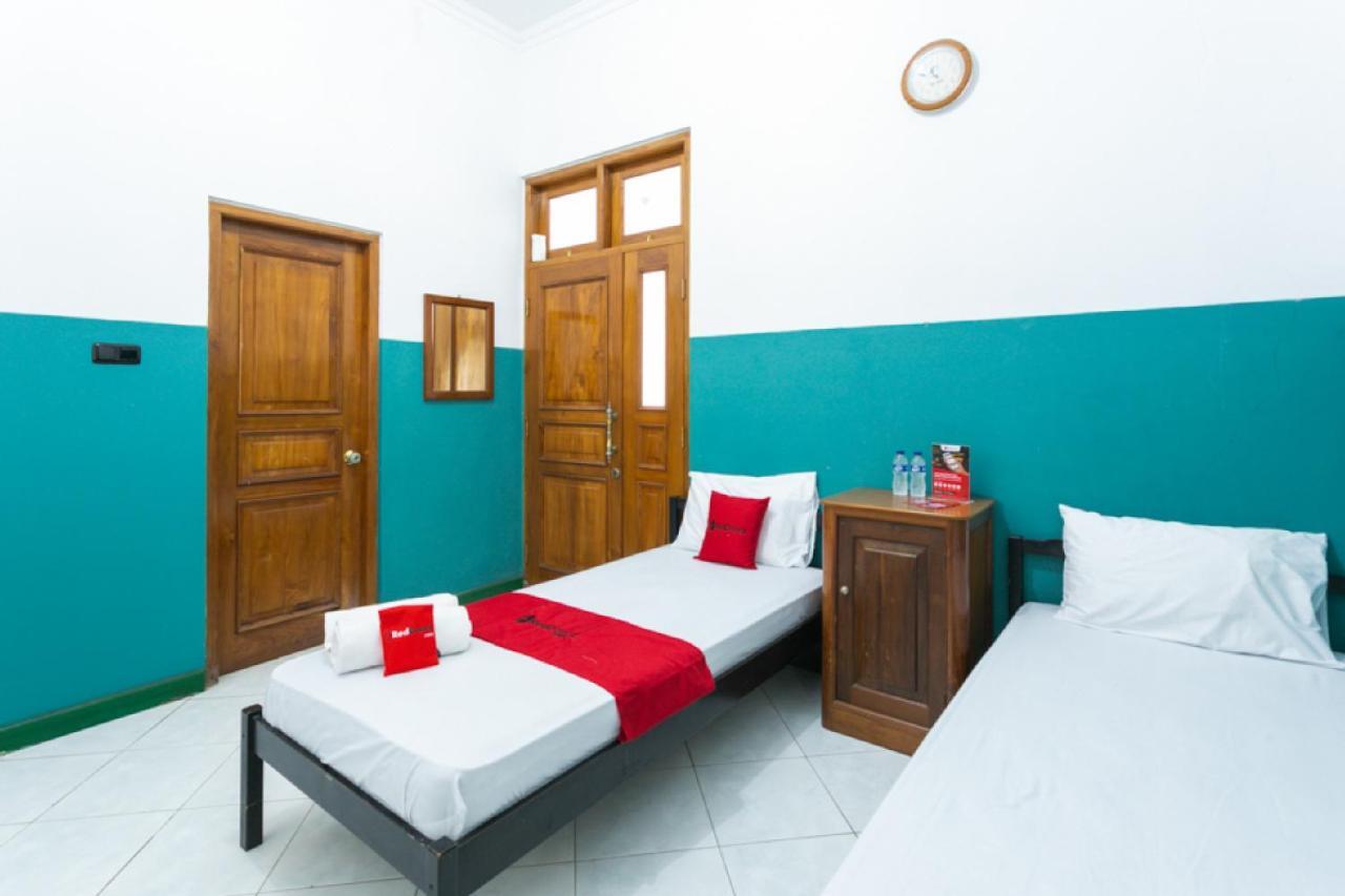Reddoorz Syariah Near Alun Alun Magelang Bayeman Hotel Exterior photo
