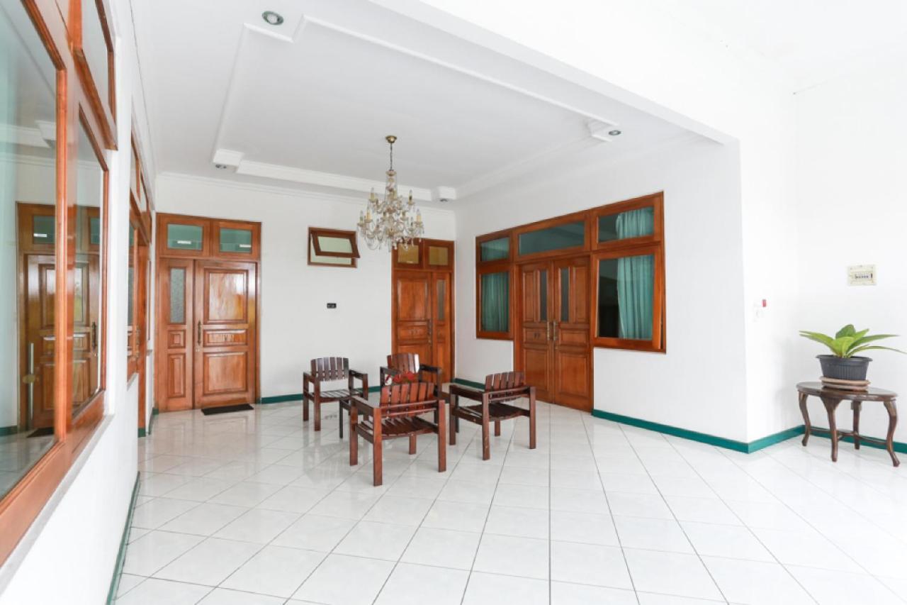 Reddoorz Syariah Near Alun Alun Magelang Bayeman Hotel Exterior photo