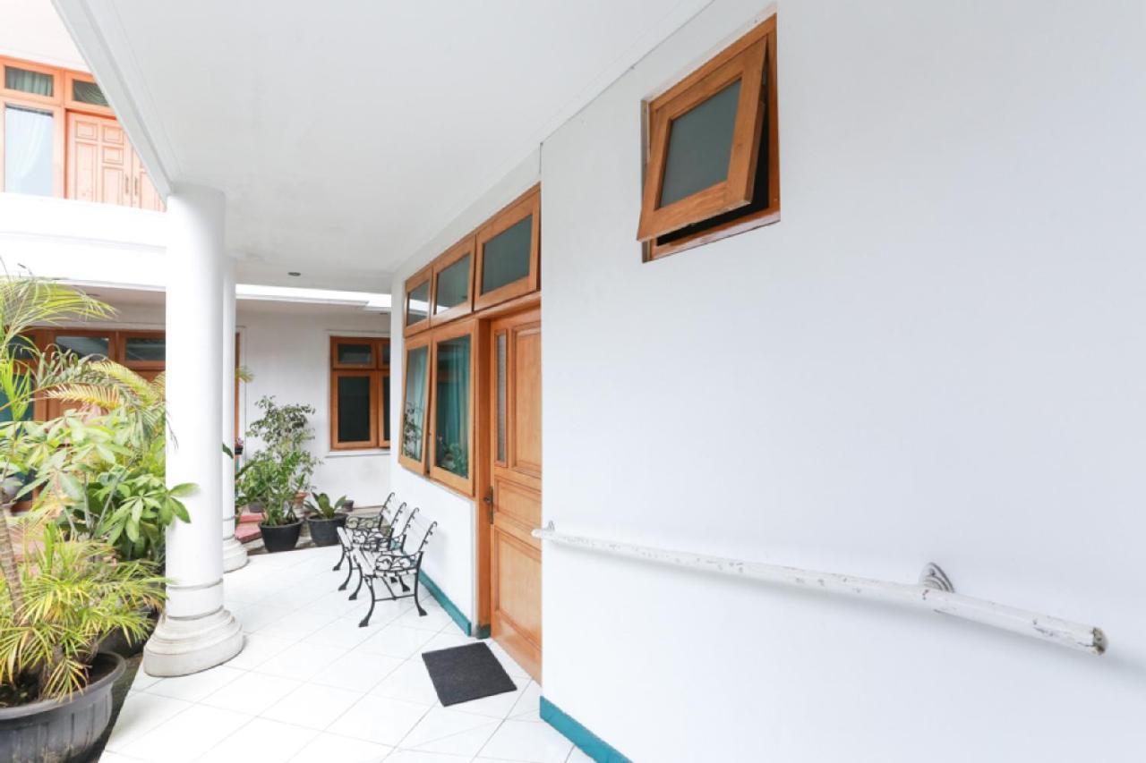 Reddoorz Syariah Near Alun Alun Magelang Bayeman Hotel Exterior photo