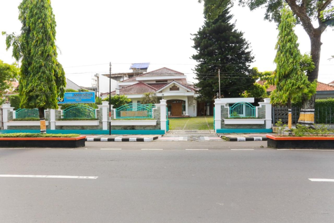 Reddoorz Syariah Near Alun Alun Magelang Bayeman Hotel Exterior photo